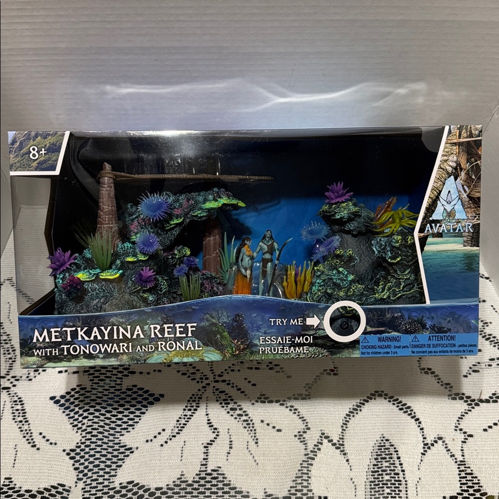 Avatar World of Pandora Metkayina Reef With Tonowari and Ronal Light Up Figure